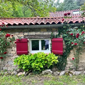 En Bordure D'aveyron Couette-café